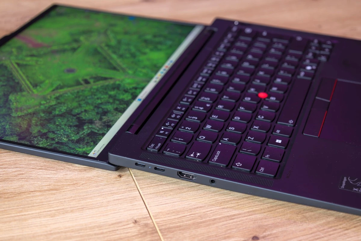 Lenovo ThinkPad T14s Gen 6 (Snapdragon) recenzja