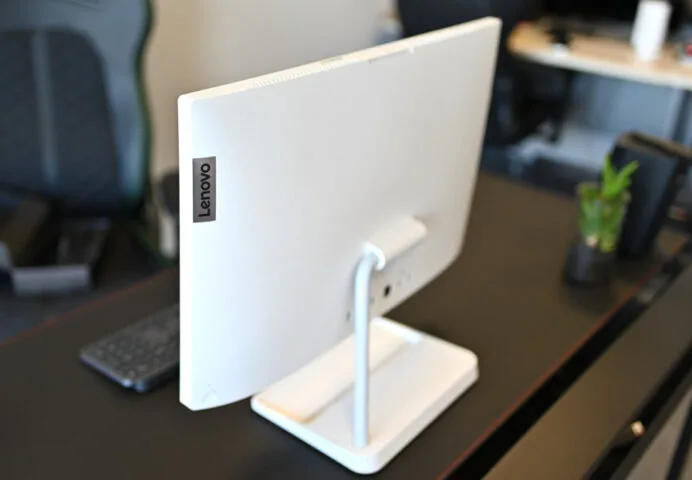 Wydajny komputer do domu, który nie zajmie dużo miejsca? Sprawdzamy Lenovo IdeaCentre AIO 3