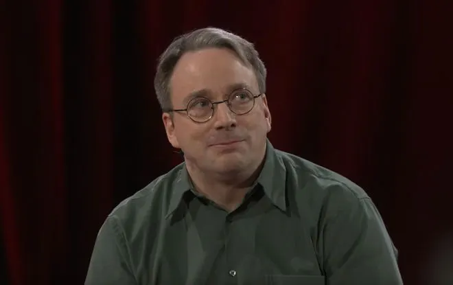 Twórca Linuksa krytykuje podejście Intela do kwestii łatania luk w procesorach