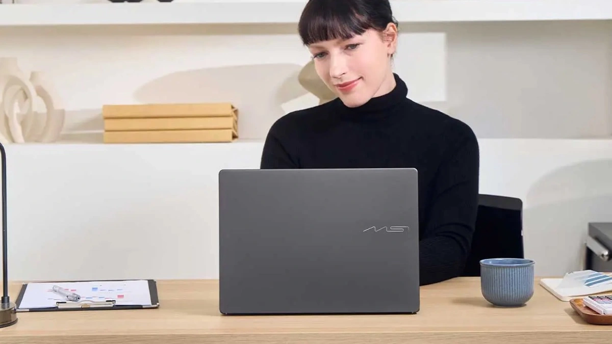 MSI kusi profesjonalistów. Nowe laptopy z pojemnymi bateriami