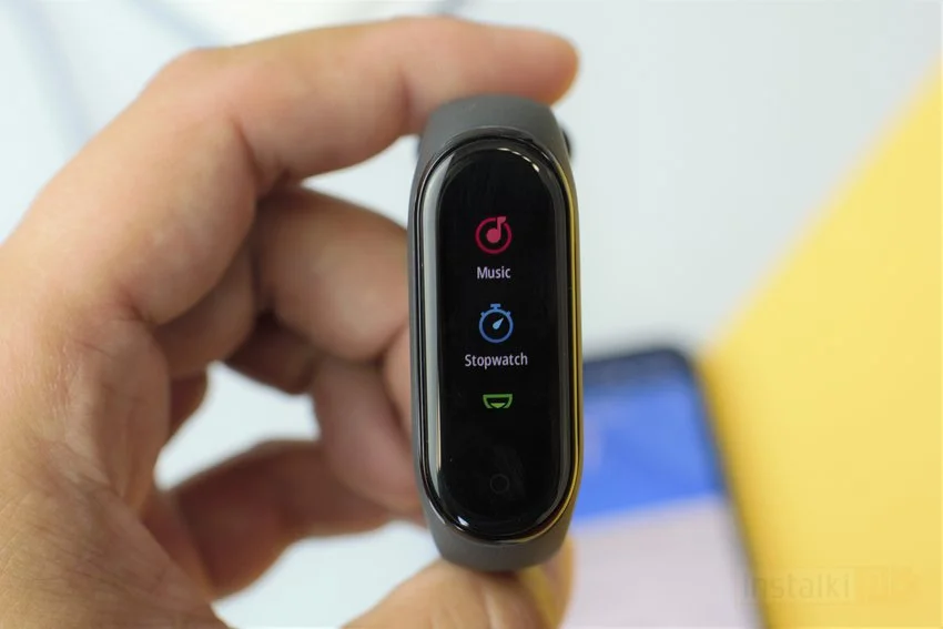 Xiaomi Mi Band 4, gdzie kupić opaskę za ok. 100 zł? Przegląd ofert [Aktualizacja]
