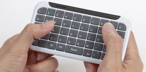 Nie lubisz pisać na ekranie dotykowym? Być może Genius Mini LuxePad jest dla ciebie