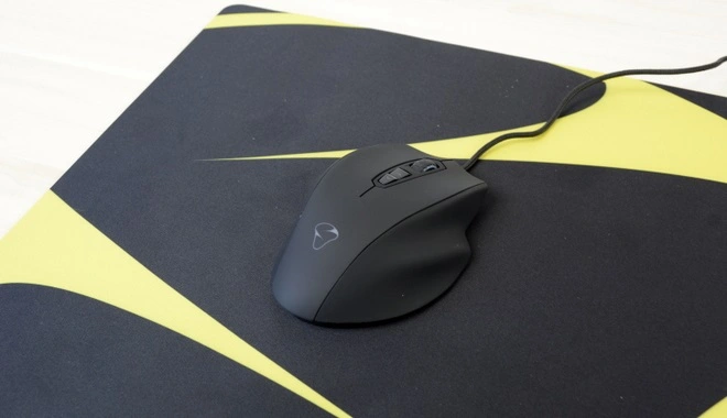 Mysz Mionix Naos 8200 i ogromna podkładka Sargas XXL – test zestawu dla graczy
