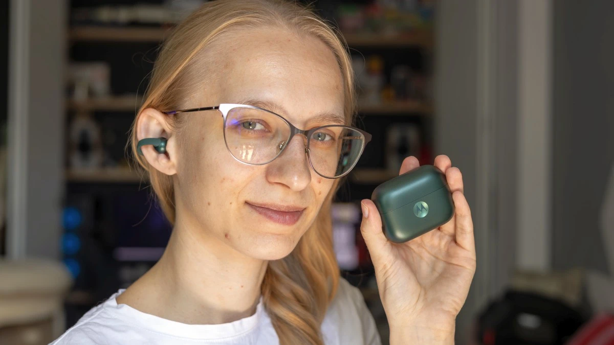 Moto Buds Loop – recenzja. Dostałem więcej niż oczekiwałem