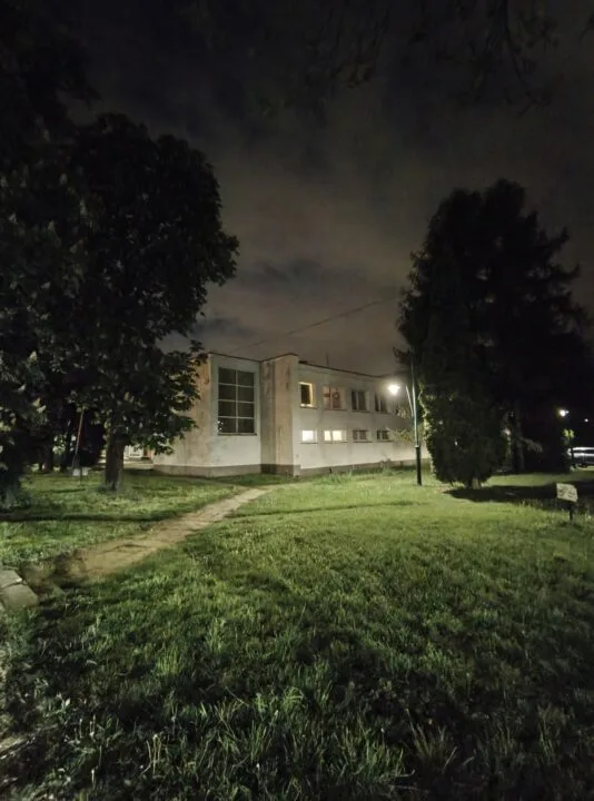 Aparat ultraszerokokątny - tryb nocny