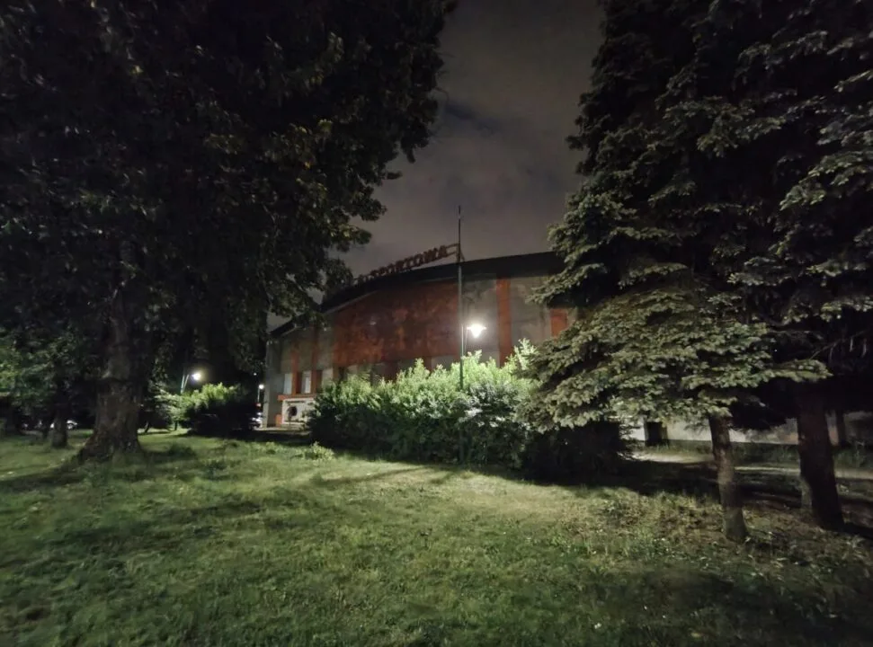 Aparat ultraszerokokątny - tryb nocny