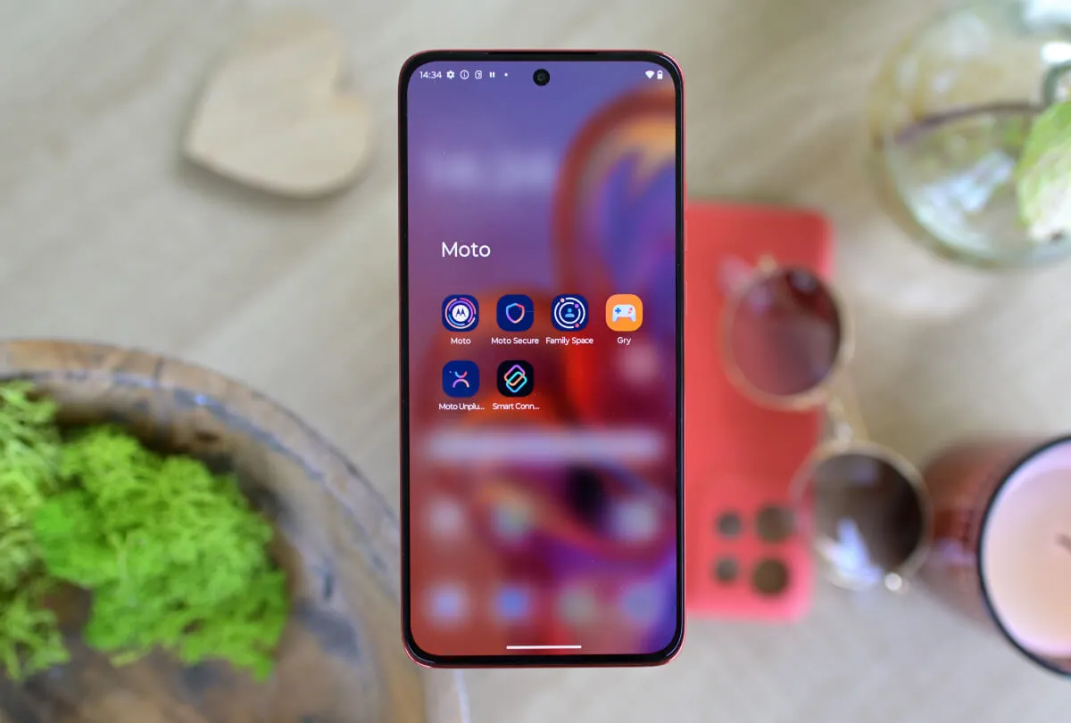 Motorola edge 50 neo teraz z płaskim ekranem