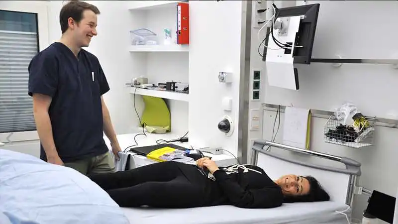 NASA szuka kobiet do pracy polegającej na leżeniu w łóżku. Stawka? 16 tysięcy euro