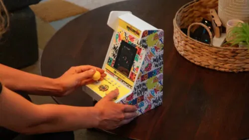 retro konsola Pac Man