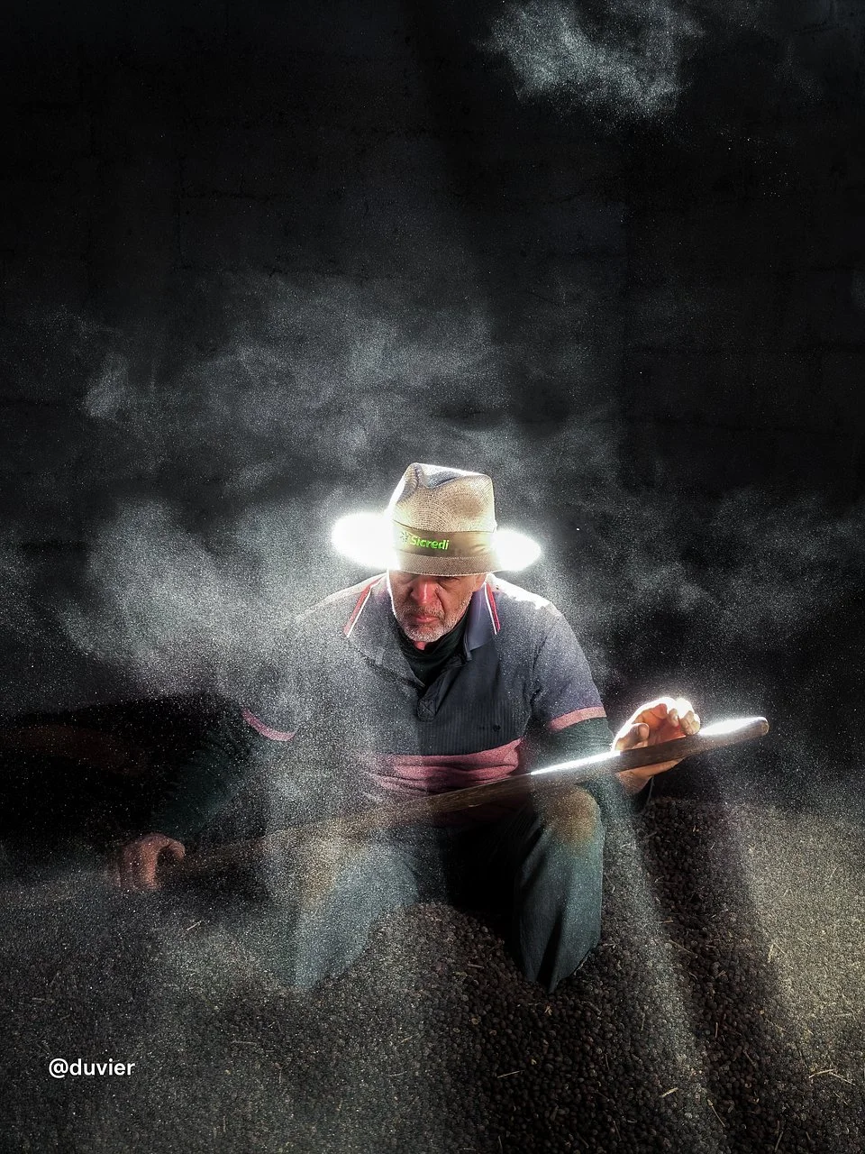 Nagroda Regionalna Ameryki Łacińskiej, „Harvest. Family at Work” autorstwa Alexa Duviera (Brazylia), OPPO Find X8 Ultra