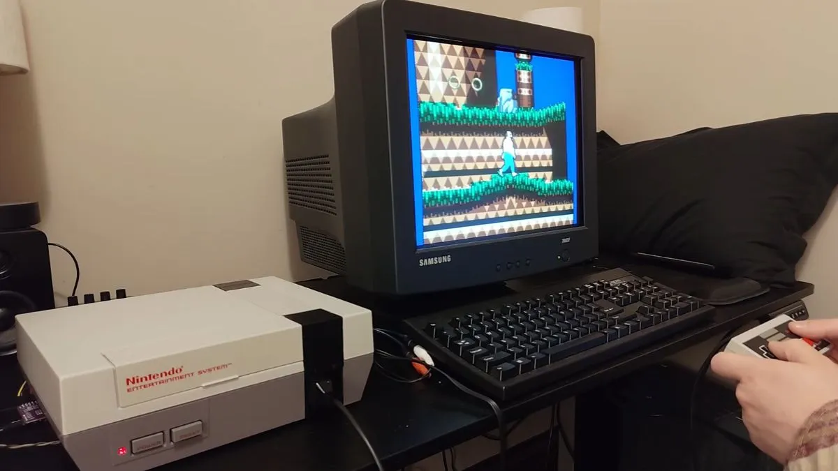 Przekształcił konsolę NES w PC. Zabytkowe Nintendo ma nawet WiFi
