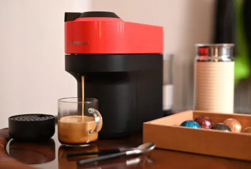 Nespresso Vertuo POP – test niedrogiego ekspresu na kapsułki