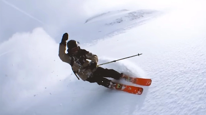 Sznurek i iPhone 6 – niezwykłe nagranie szwajcarskiego narciarza