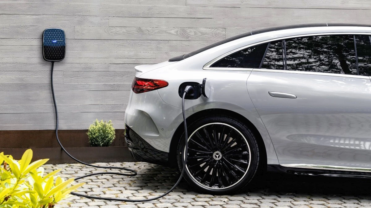 Niemcy kupują samochody elektryczne na potęgę, a emisja CO2 z aut rośnie