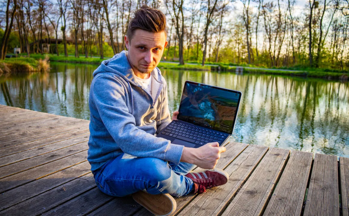 Test Ninkear S13. 13-calowa hybryda laptopa i tabletu