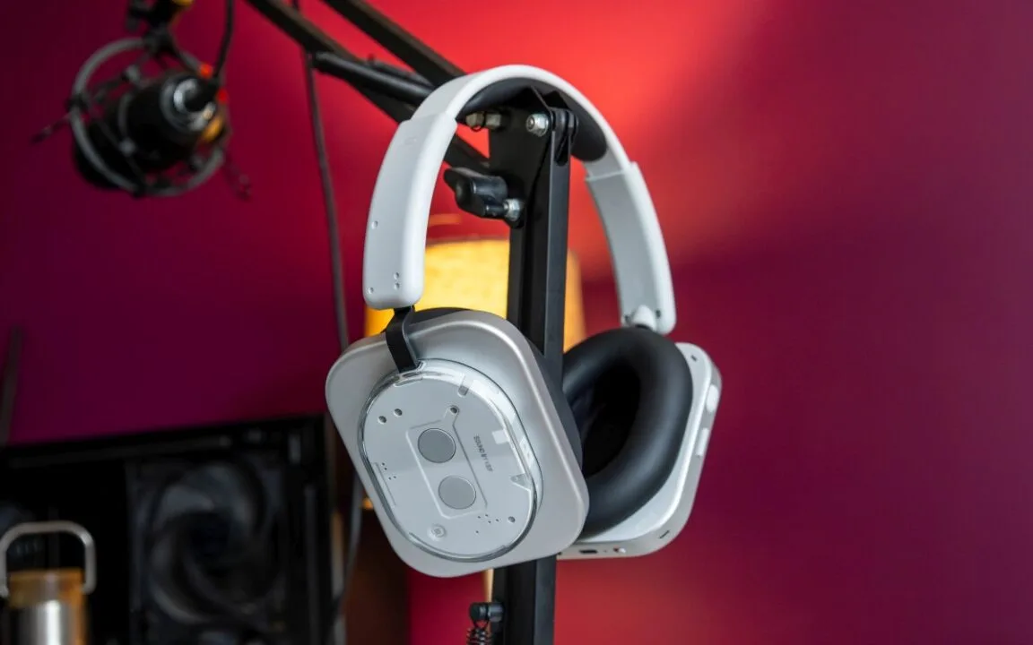 Nothing szykuje tańszą wersję słuchawek. Czy to będzie hit?