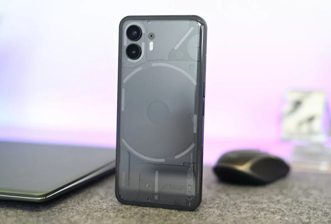 Na tyle znów znajdziemy dwa aparaty: główny i szerokokątny