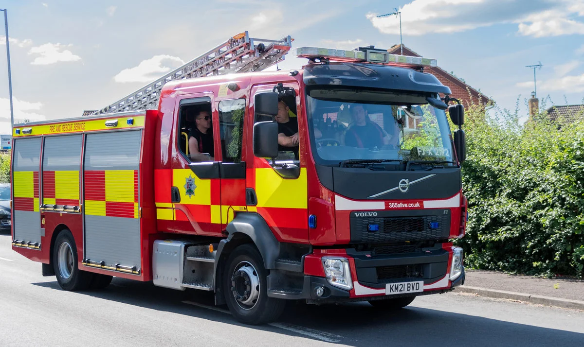 Od autopomp po specjalistyczne pojazdy – przegląd wozów strażackich