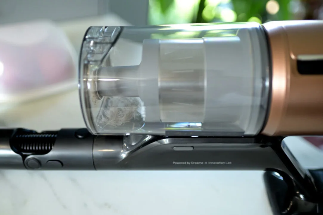 Zbiornik na kurz o pojemności 0,6 litra