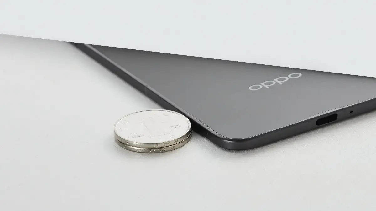 Oppo Find N5 zabierzesz pod wodę. Nie tylko super cienki, ale i wodoodporny. Nowy hit?  