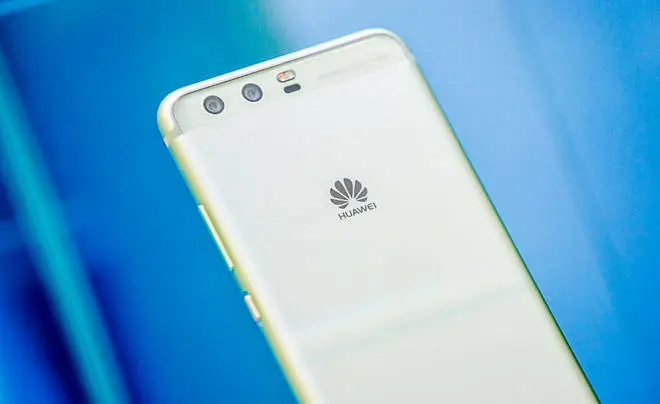 Huawei P10 trafił do przedsprzedaży. Znamy cenę i dodatki