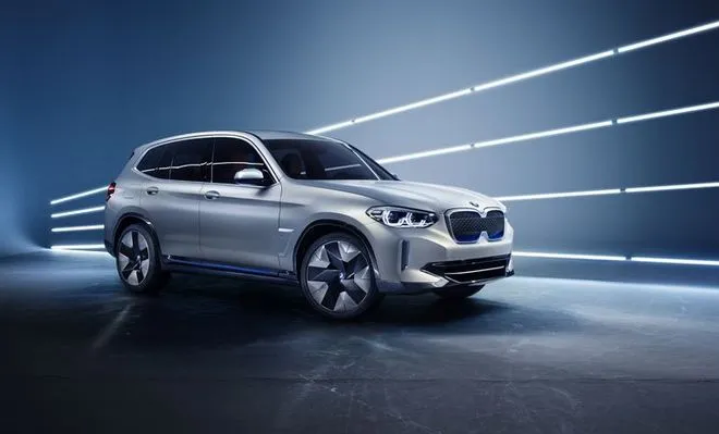 BMW iX3 pokazuje, że można zaprojektować normalnie wyglądające elektryczne auto