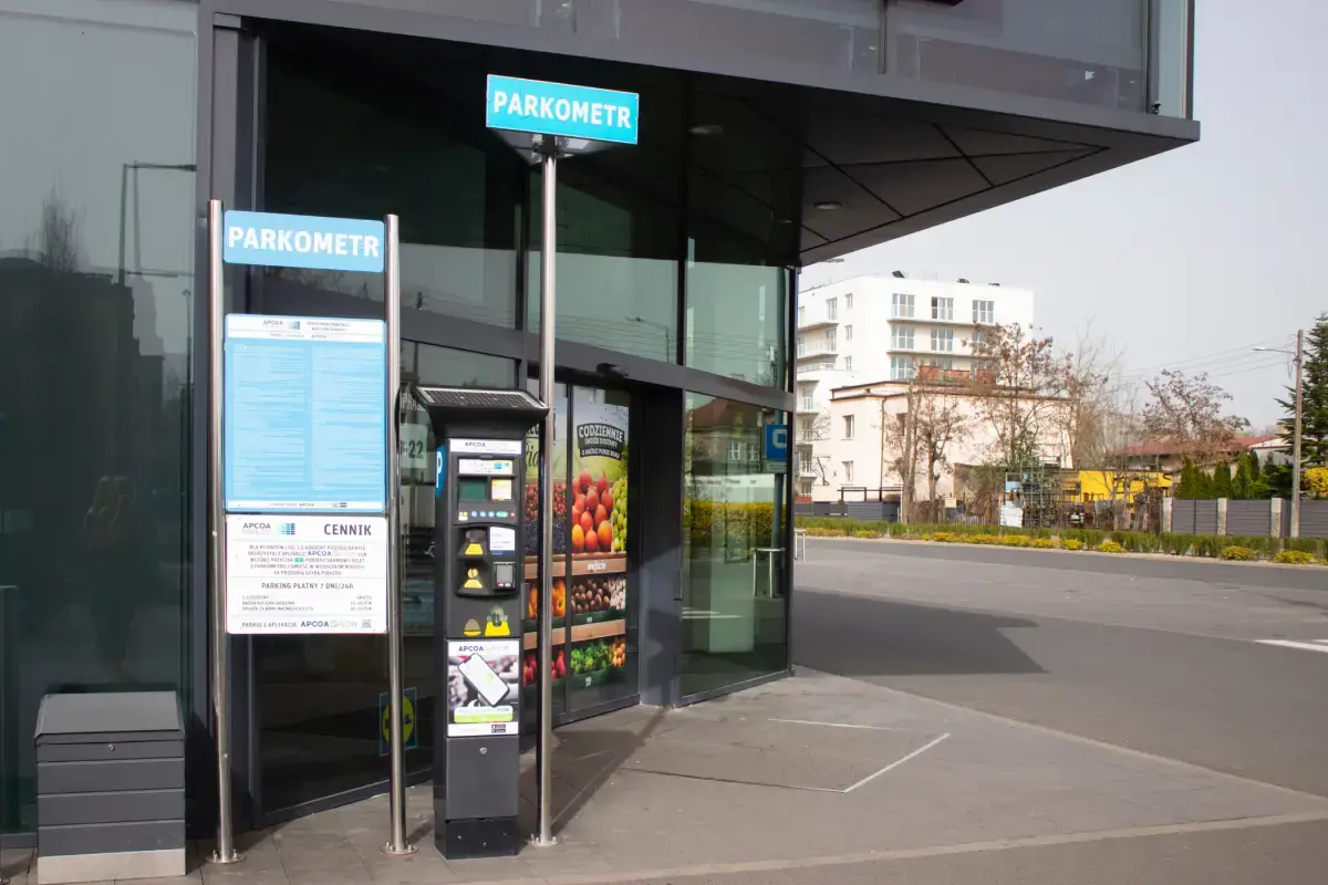 Parkujesz pod Lidlem lub Biedronką? Możesz dostać wezwanie na kilkaset złotych