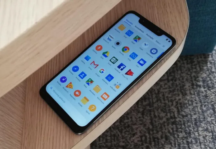 Poznaliśmy prawdopodobną polską cenę POCOPHONE F1. Budżetowy flagowiec Xiaomi może namieszać na rynku