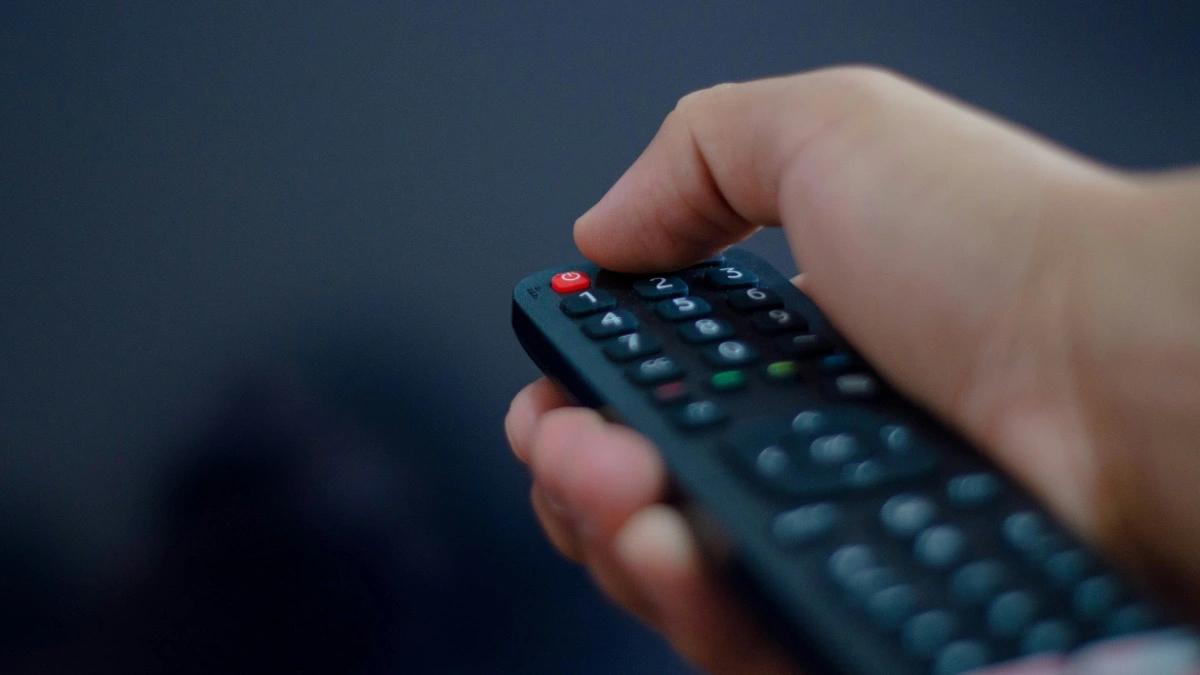 Polacy kochają telewizję. Trzyma się lepiej niż streaming