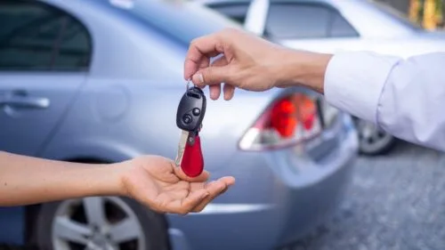 Połowa Polaków chce zrezygnować z prywatnego auta