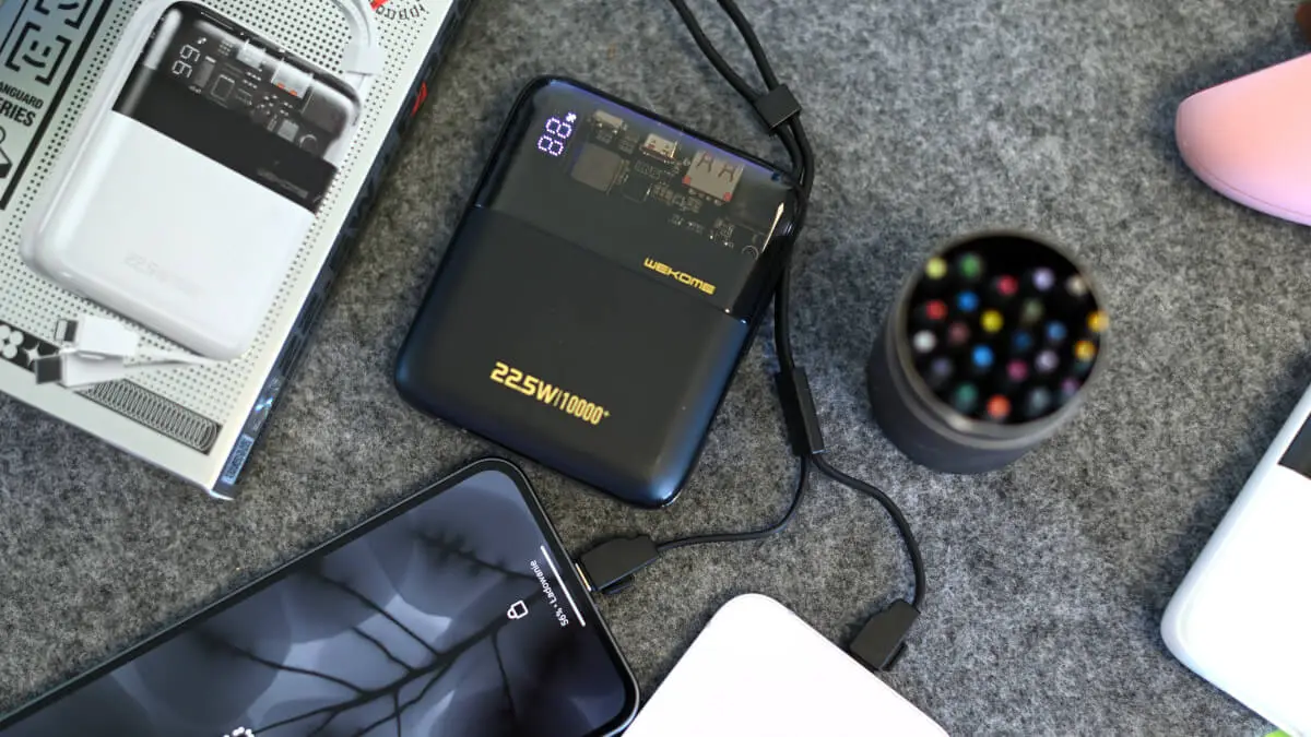 WEKOME WP-309. Testujemy powerbank z wbudowanym kablem USB-C & Lightning