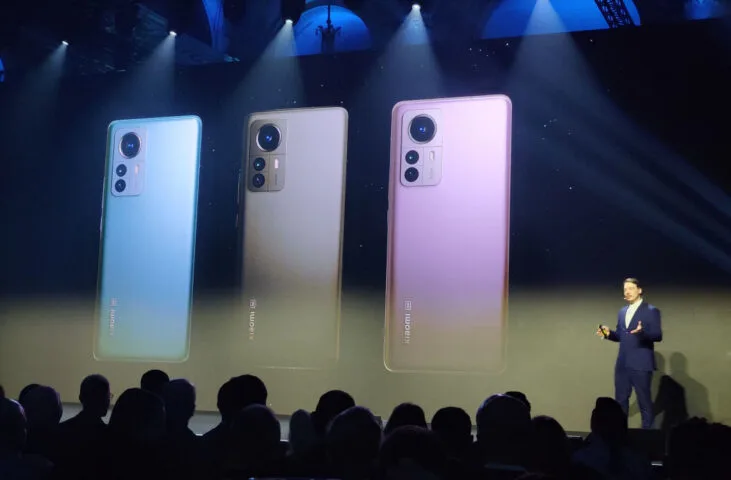 Xiaomi 12 Pro już w Polsce. Cena szokuje, ale jest cenny gratis