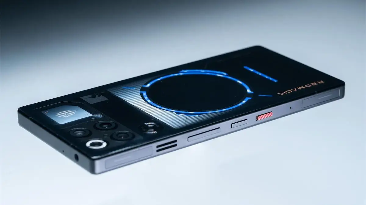 Zadebiutował Redmagic 11 Pro – sprzęt elitarny, nie jakieś tam “kanapeczki”