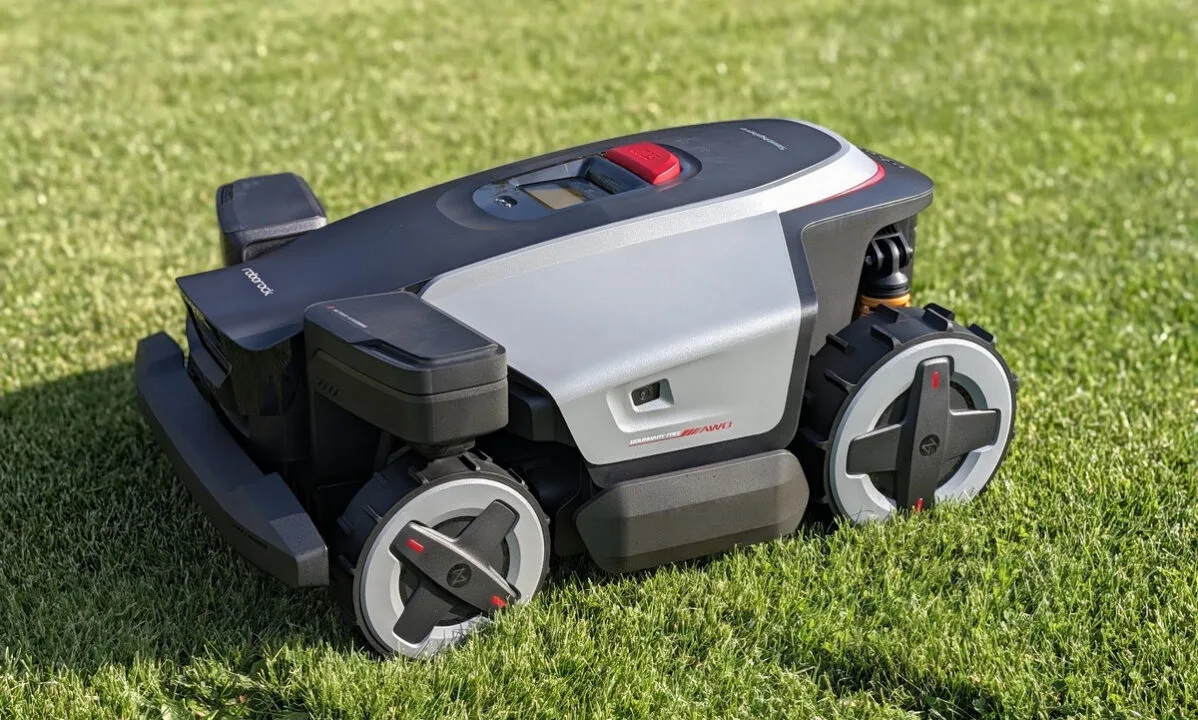 Test robota koszącego Roborock RockMow Z115. Wyjątkowo zwrotny i skuteczny