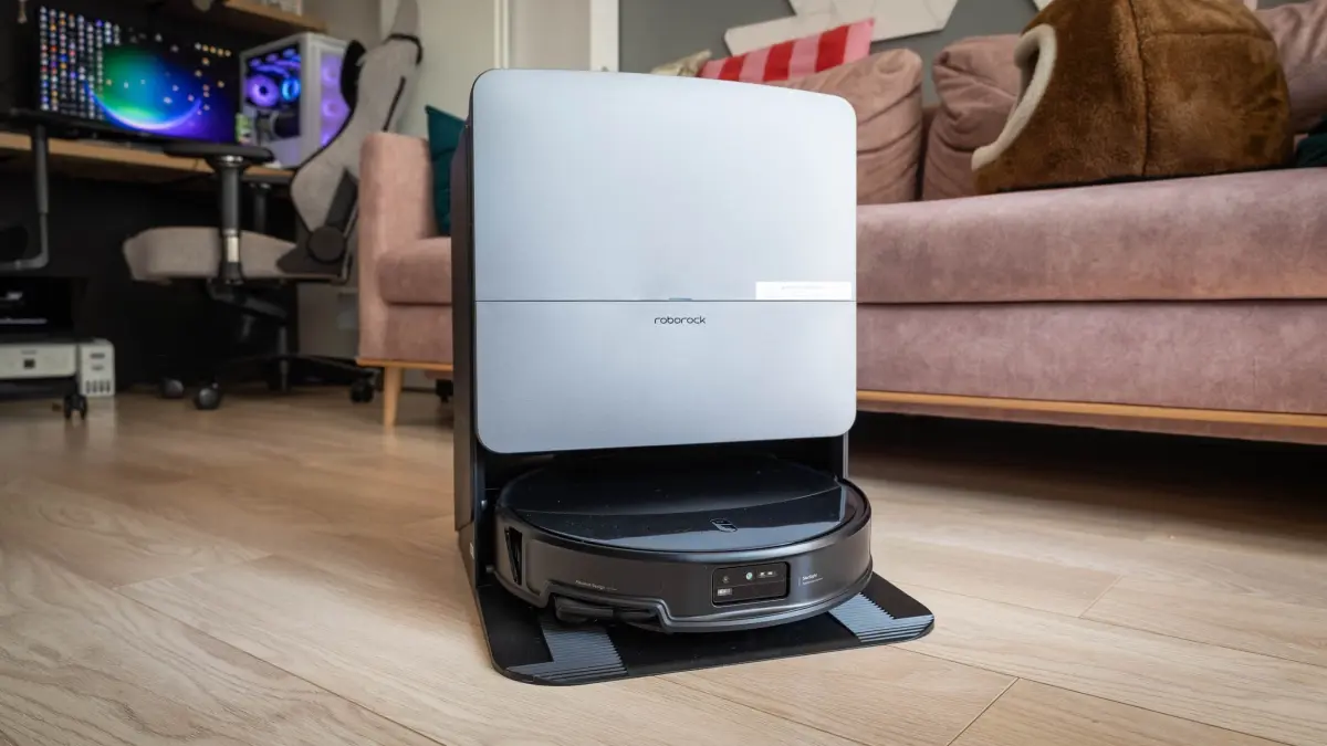 Wysokie progi i niskie meble to nie problem. Tak sprząta Roborock Saros 20