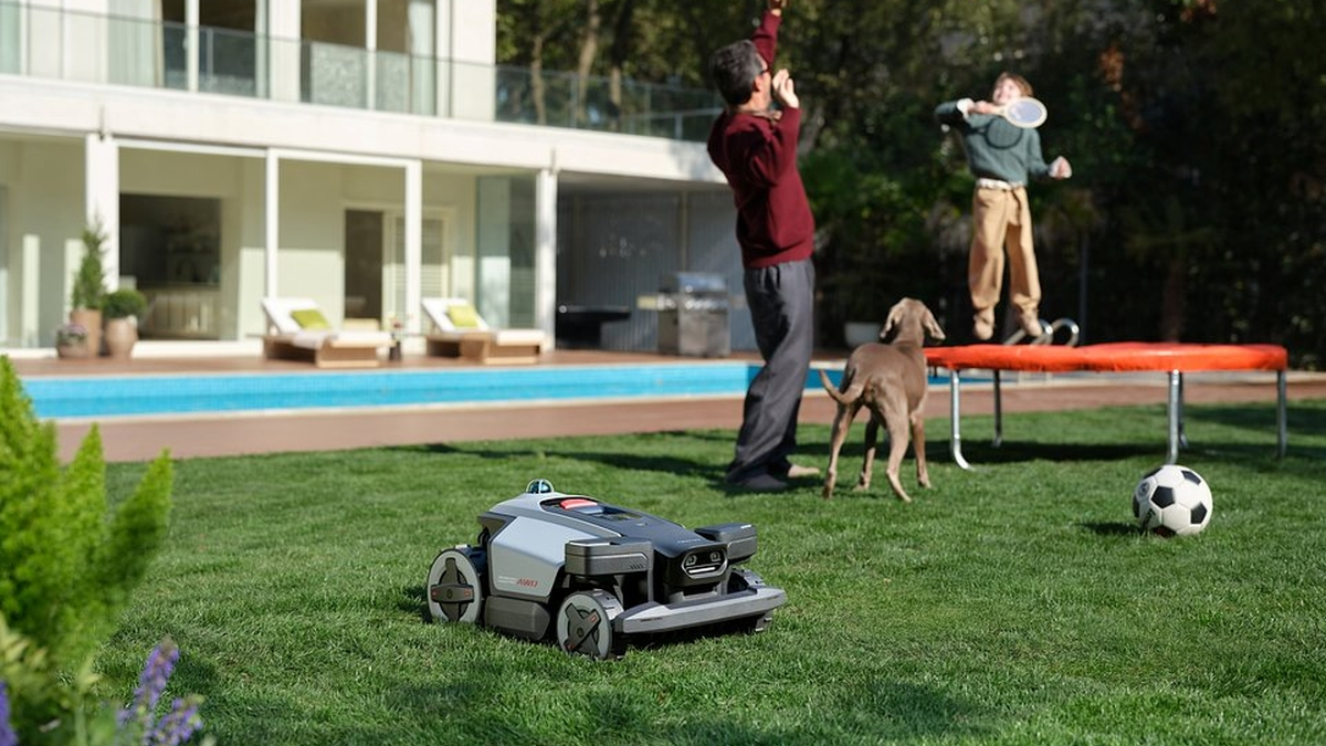 Bezpieczne dla zwierząt roboty koszące Roborock już w Polsce. Ceny? Zaskoczenie