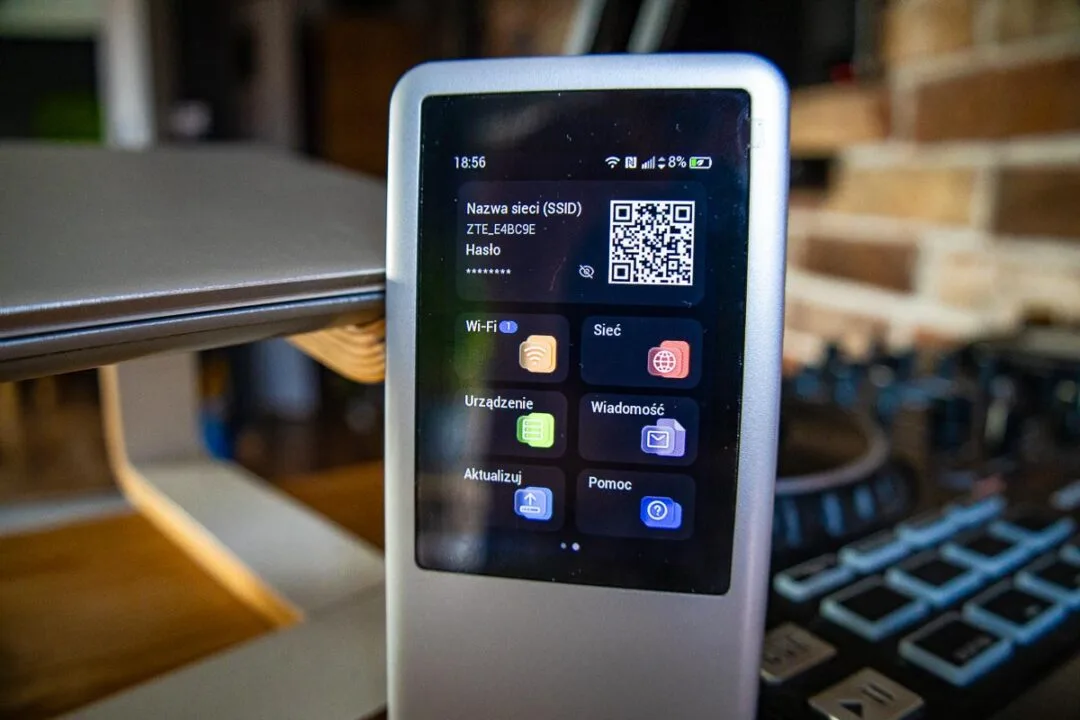 Test routera mobilnego ZTE U60 Pro. Wi-Fi 7, dotykowy ekran i funkcja powerbanku w jednym