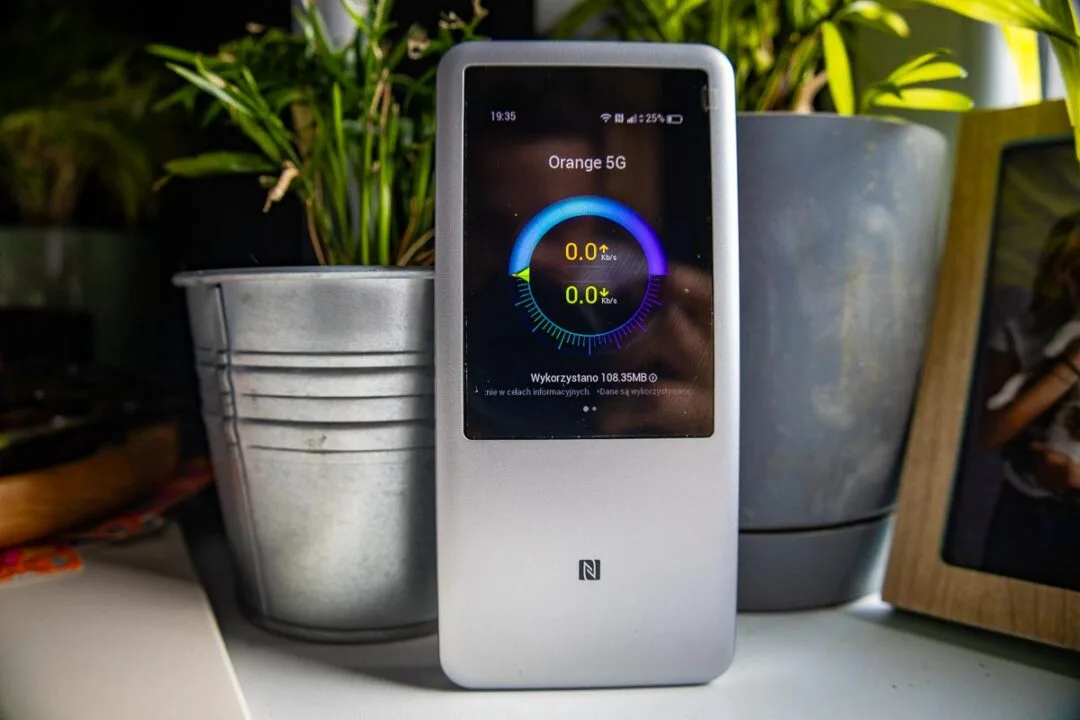 Test routera mobilnego ZTE U60 Pro. Wi-Fi 7, dotykowy ekran i funkcja powerbanku w jednym