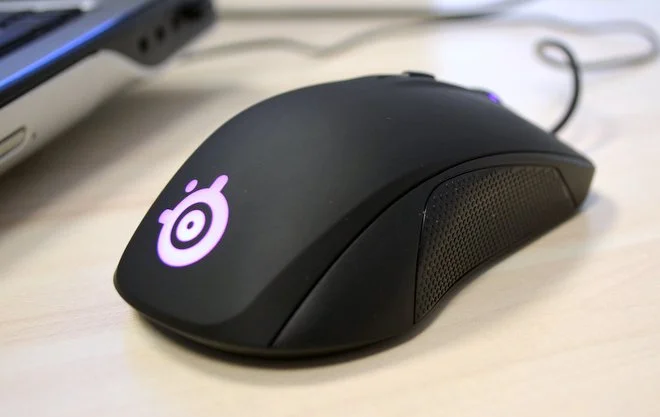 Test SteelSeries Rival 100 – tańsza ale wciąż dobra mysz dla graczy