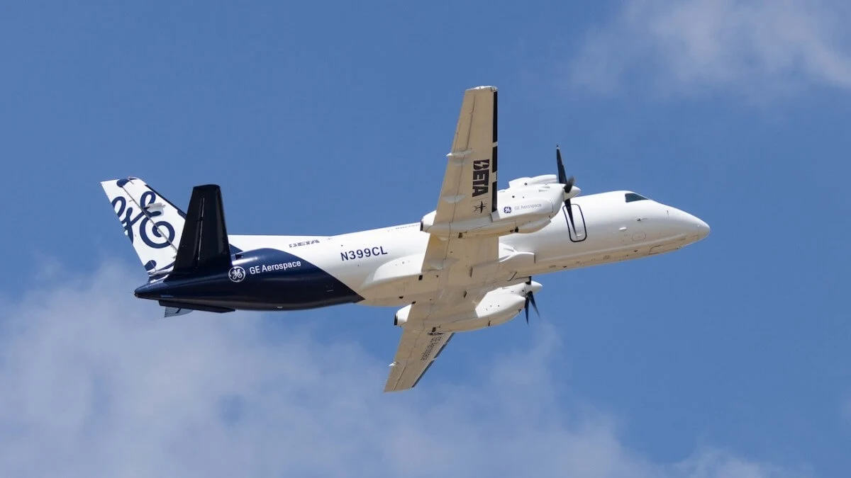 Przełom w lotnictwie. GE Aerospace zrealizowało pierwszy lot na wysokości przelotowej Saab’em 340B z hybrydowo-elektrycznym układem napędowym