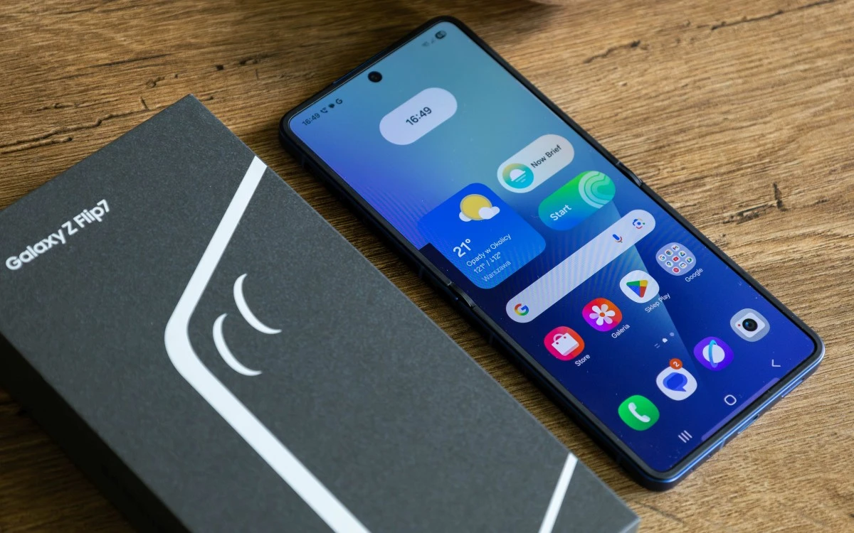Samsung Galaxy Z Flip7 – recenzja. Jest lepiej, ale mam kilka uwag