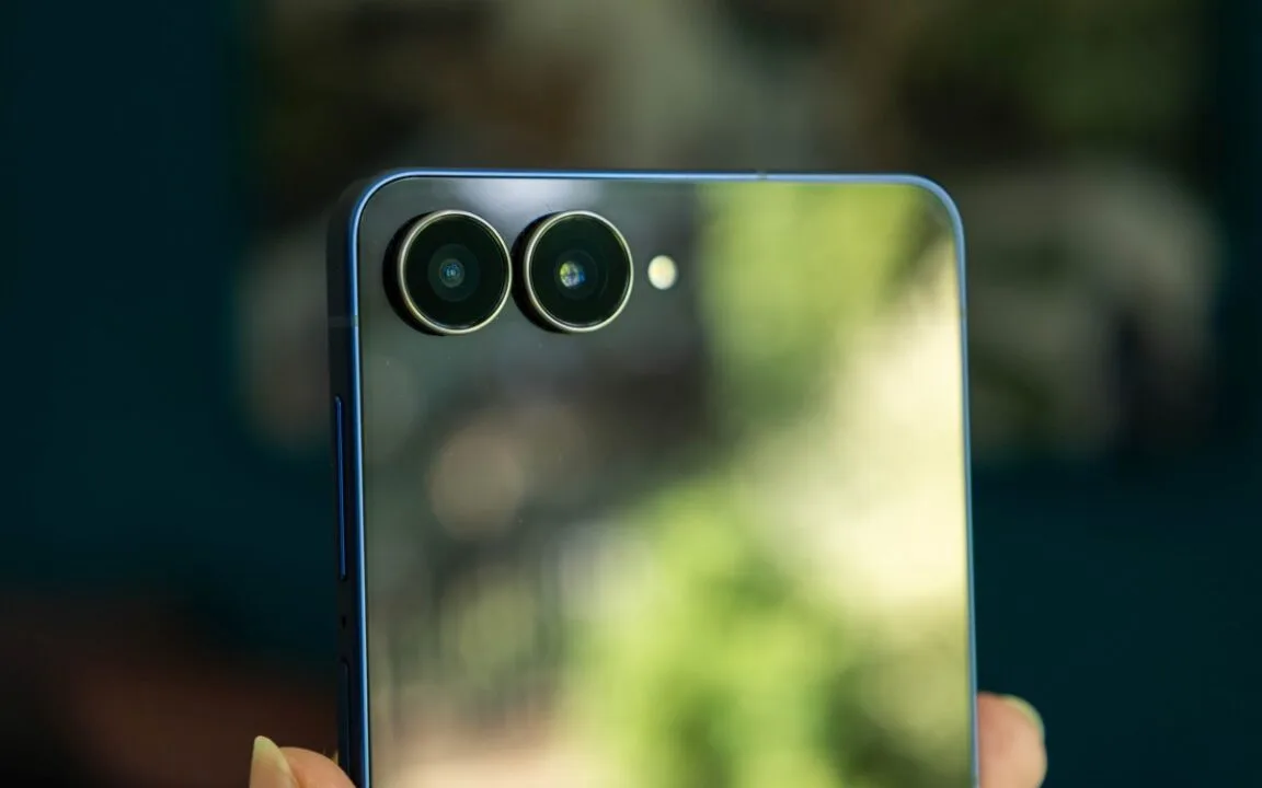 Cieńsze aparaty w smartfonach? Samsung sprawdza możliwości