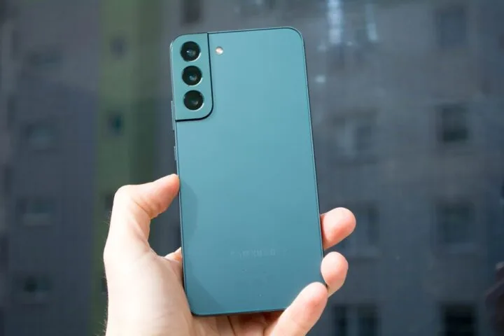 Samsung Galaxy S22 Plus – recenzja. Nieidealny smartfon dla wymagających