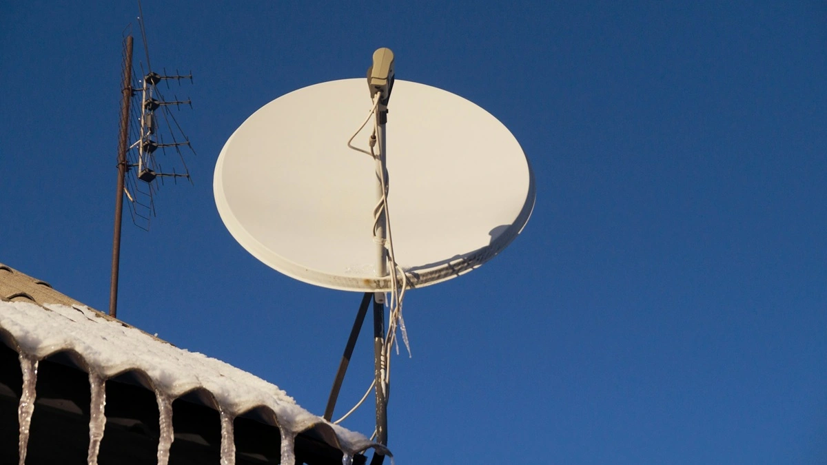 Podsłuchali wojsko i prywatne rozmowy… zwykłą anteną z Allegro