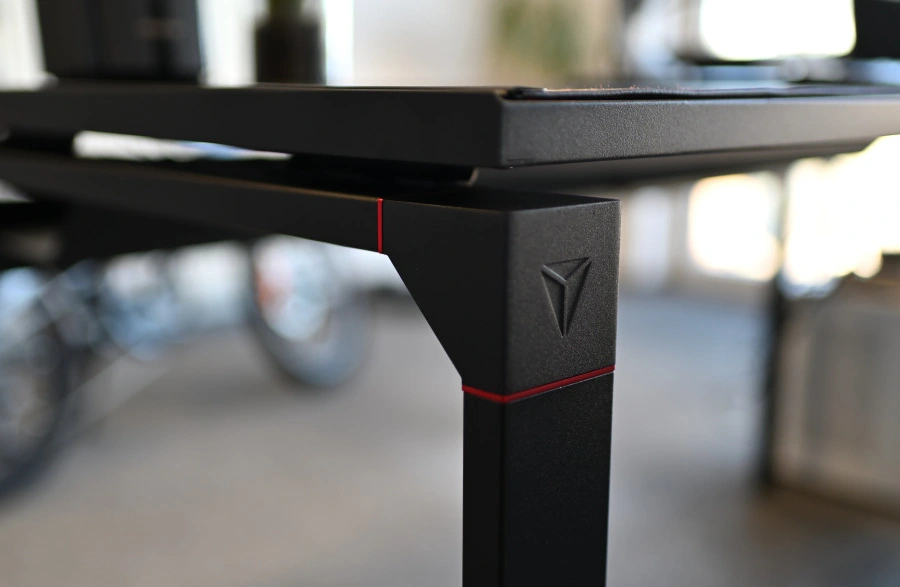 Secretlab MAGNUS Metal Desk – recenzja gamingowego biurka z systemem magnetycznym