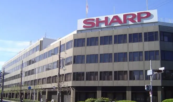 Sharp przejęty przez Foxconn