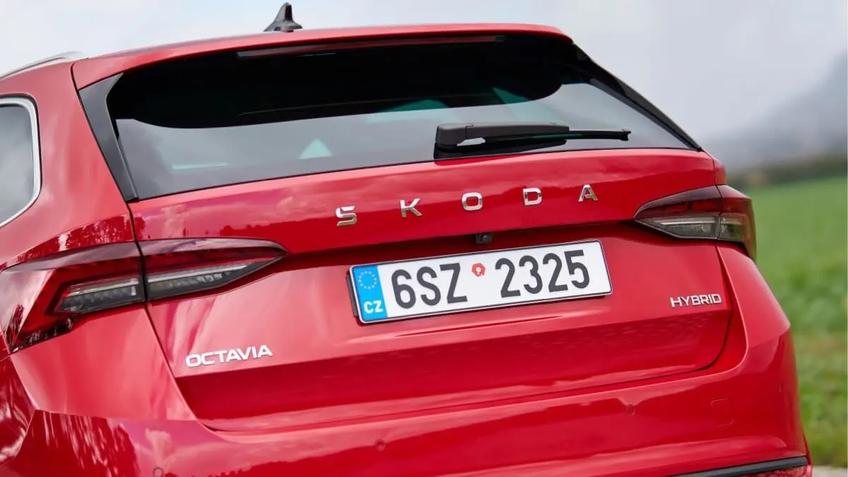 Oto nowa Škoda Octavia HEV. W końcu pierwsza, pełna hybryda na pokładzie