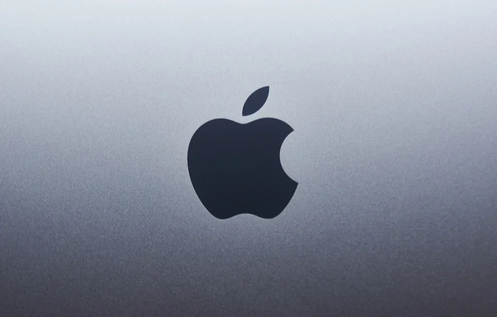 Smartfony Apple – dlaczego iPhone 16e jest dobrym wyborem?