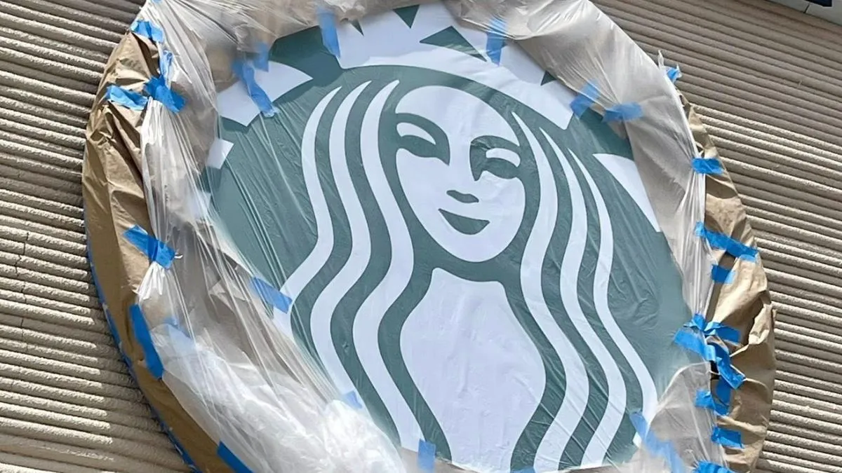 Pierwsza kawiarnia Starbucks wydrukowana w 3D już działa – zobacz, jak wygląda