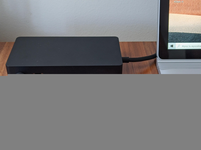 SurfaceBook01 140550 Średni